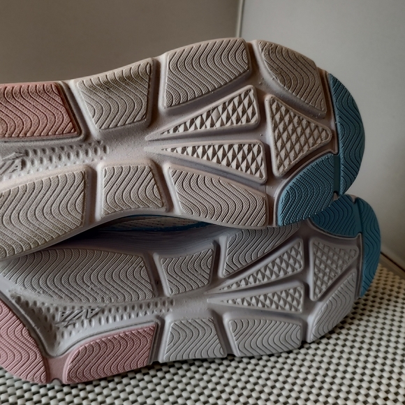 Avia Women's Slip On Athletic Sneakers - Picture 4 of 8